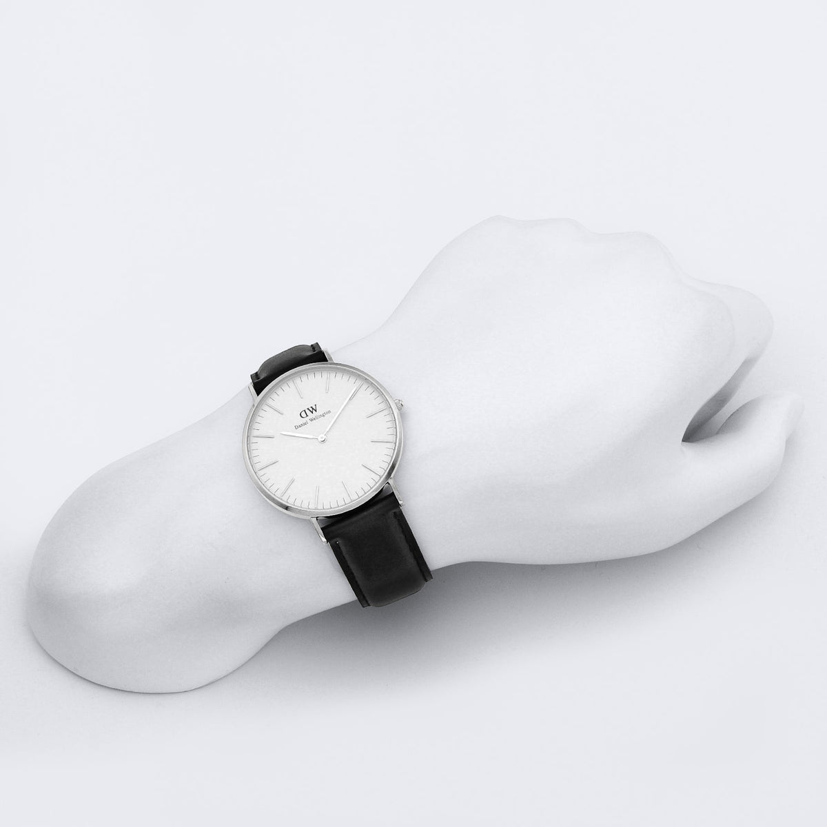 Daniel Wellington Sheffield 40mm Silver Bezel Black Genuine Leather Men's Watch - DW00100020